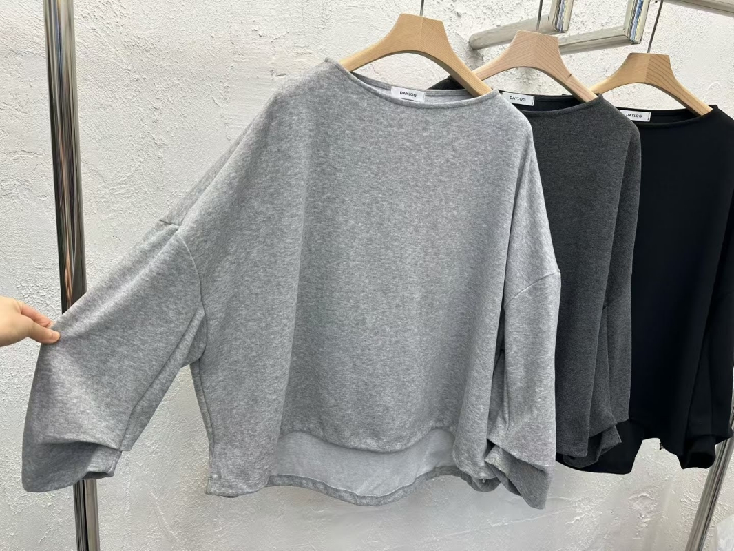 韓 寬袖側開衩上衣 3色