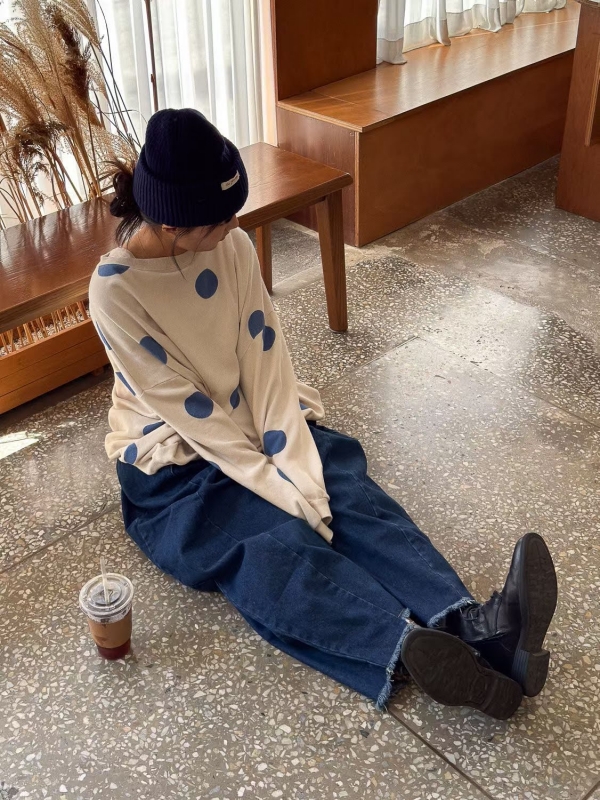 韓 大圓點落肩上衣 2色