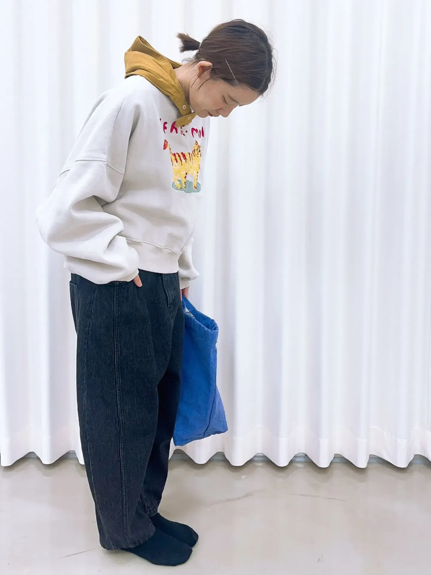 韓 花貓落肩上衣 3色