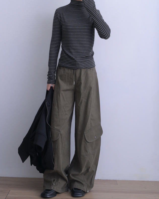 韓 高領細條紋上衣 2色