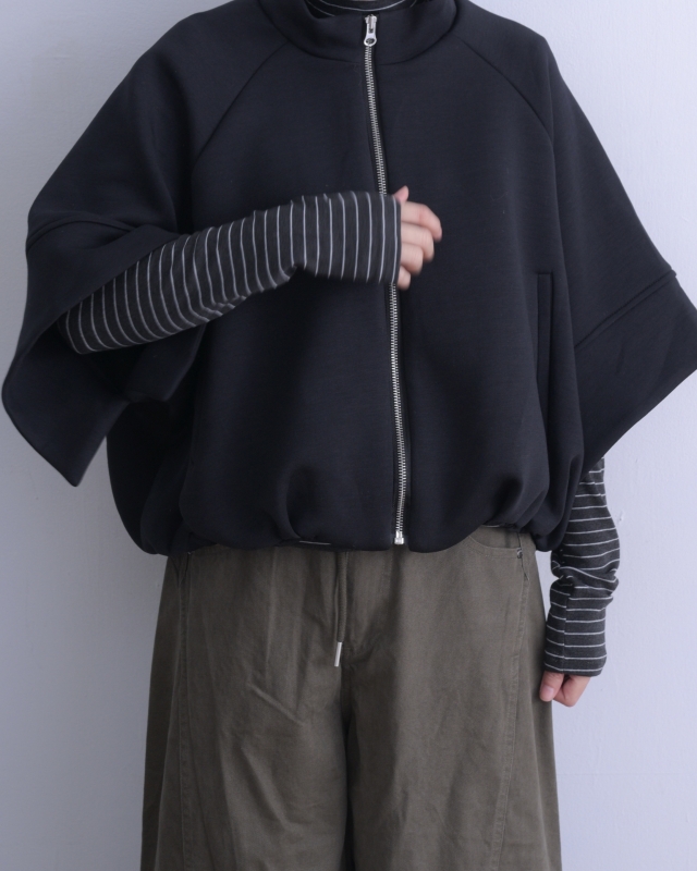 韓 高領細條紋上衣 2色