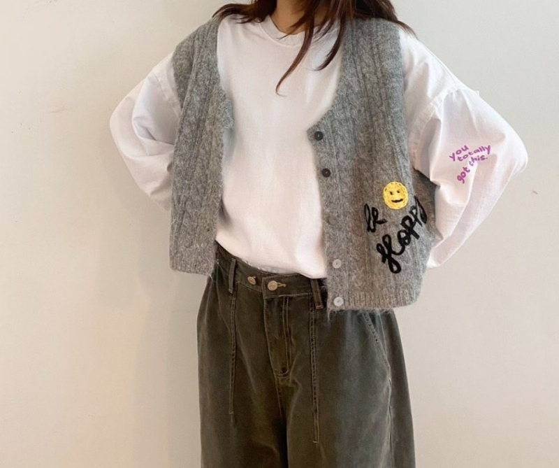 韓 笑臉刺繡麻花背心 3色
