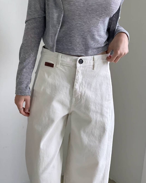 韓 前標黑釦長褲 2色 size