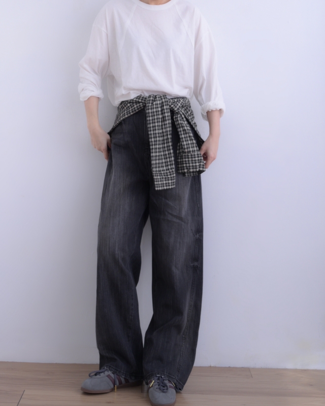韓 附格文披肩牛仔褲 2色 size
