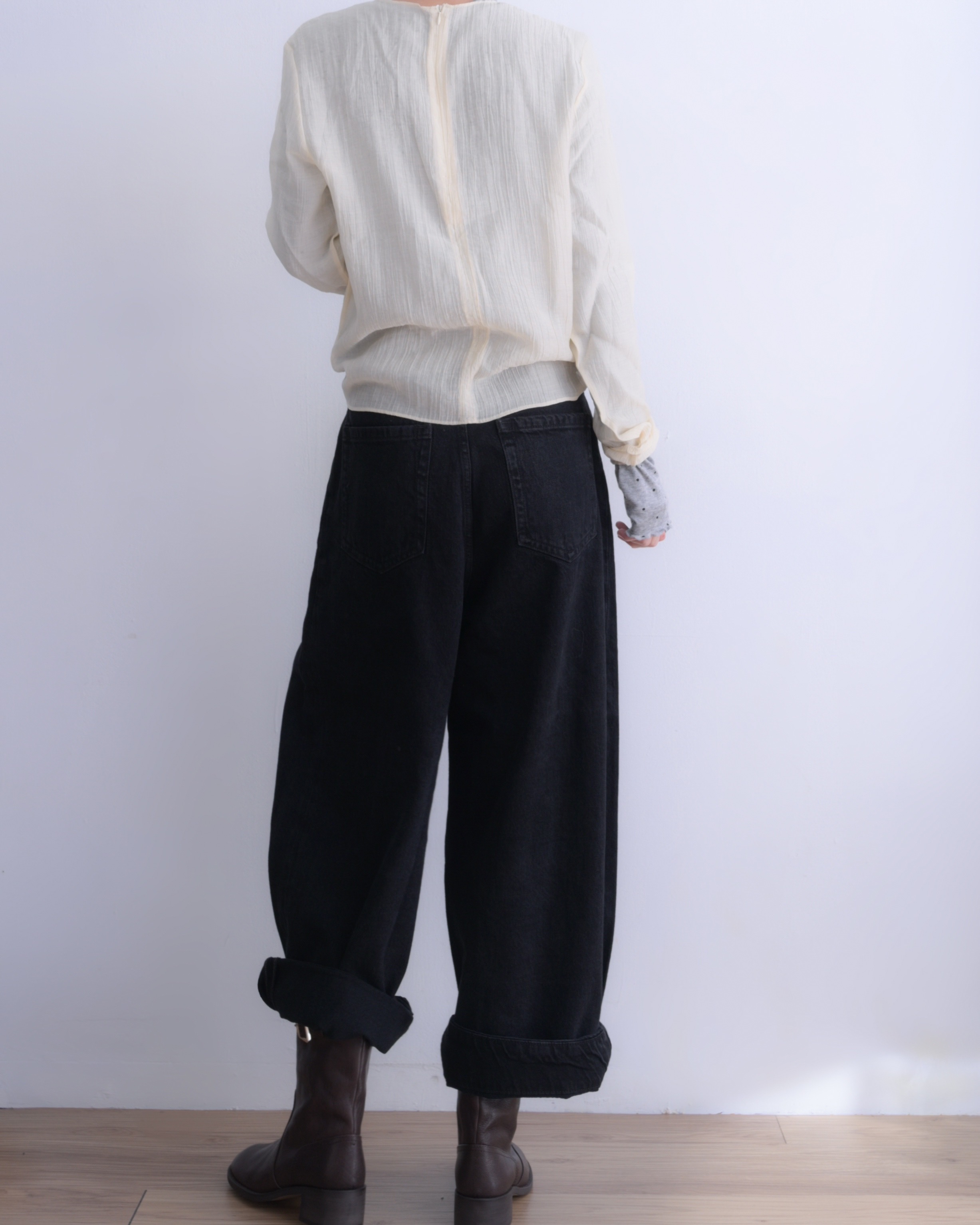 韓 弧度黑牛仔寬褲 size