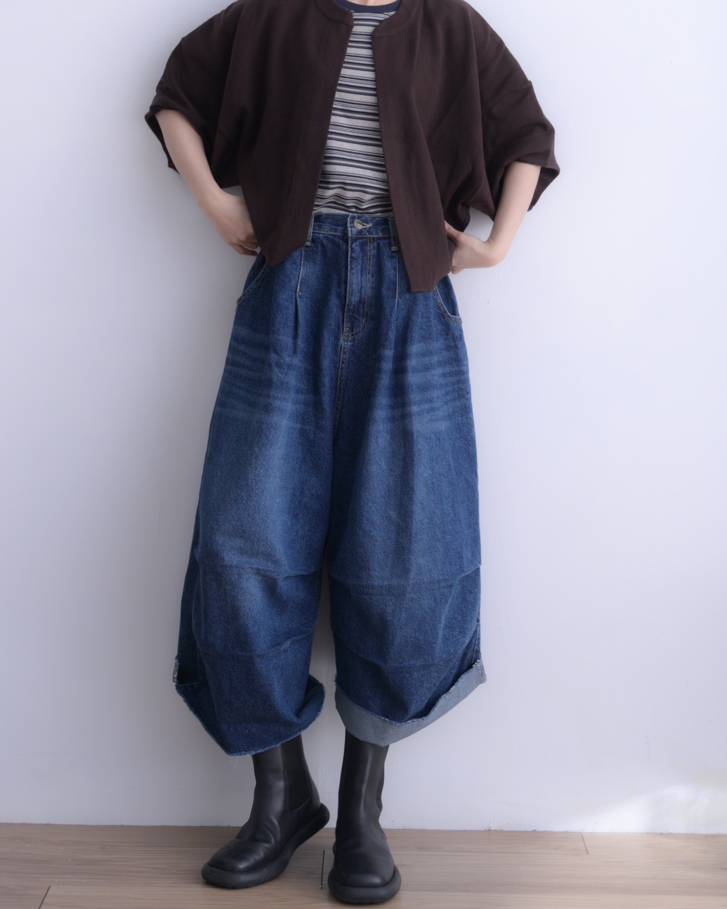 韓 腰釦刷色牛仔寬褲 size