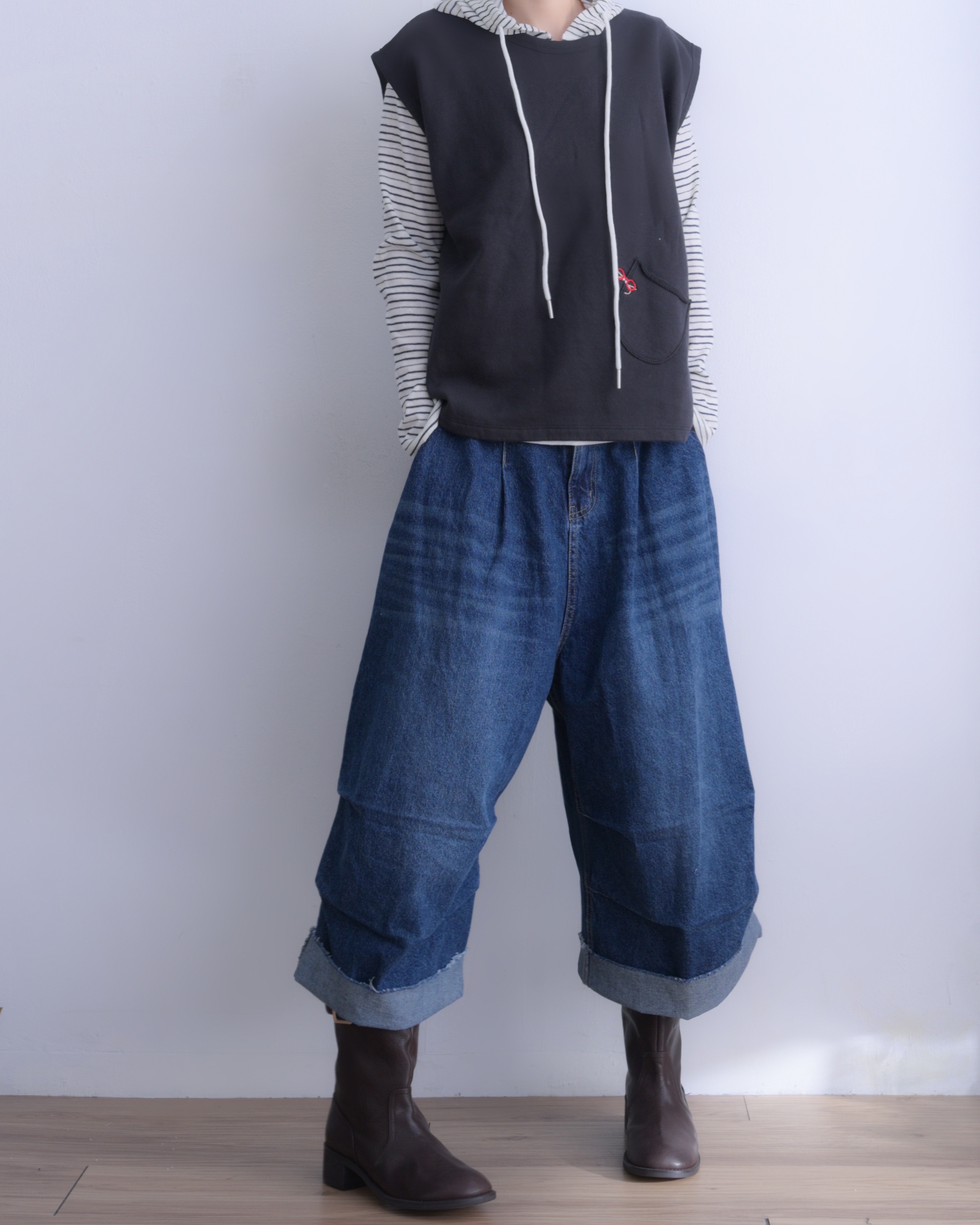 韓 腰釦刷色牛仔寬褲 size