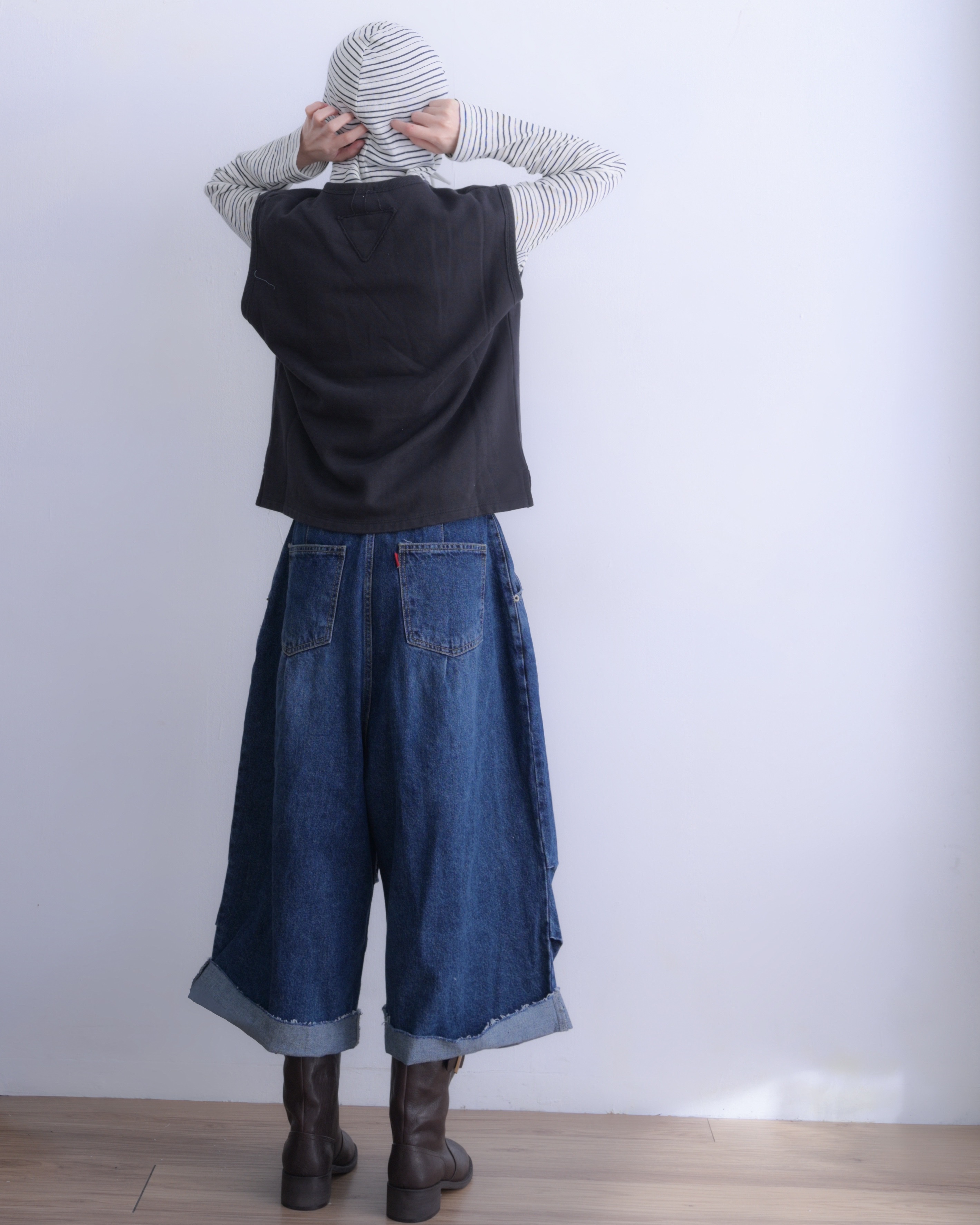 韓 腰釦刷色牛仔寬褲 size