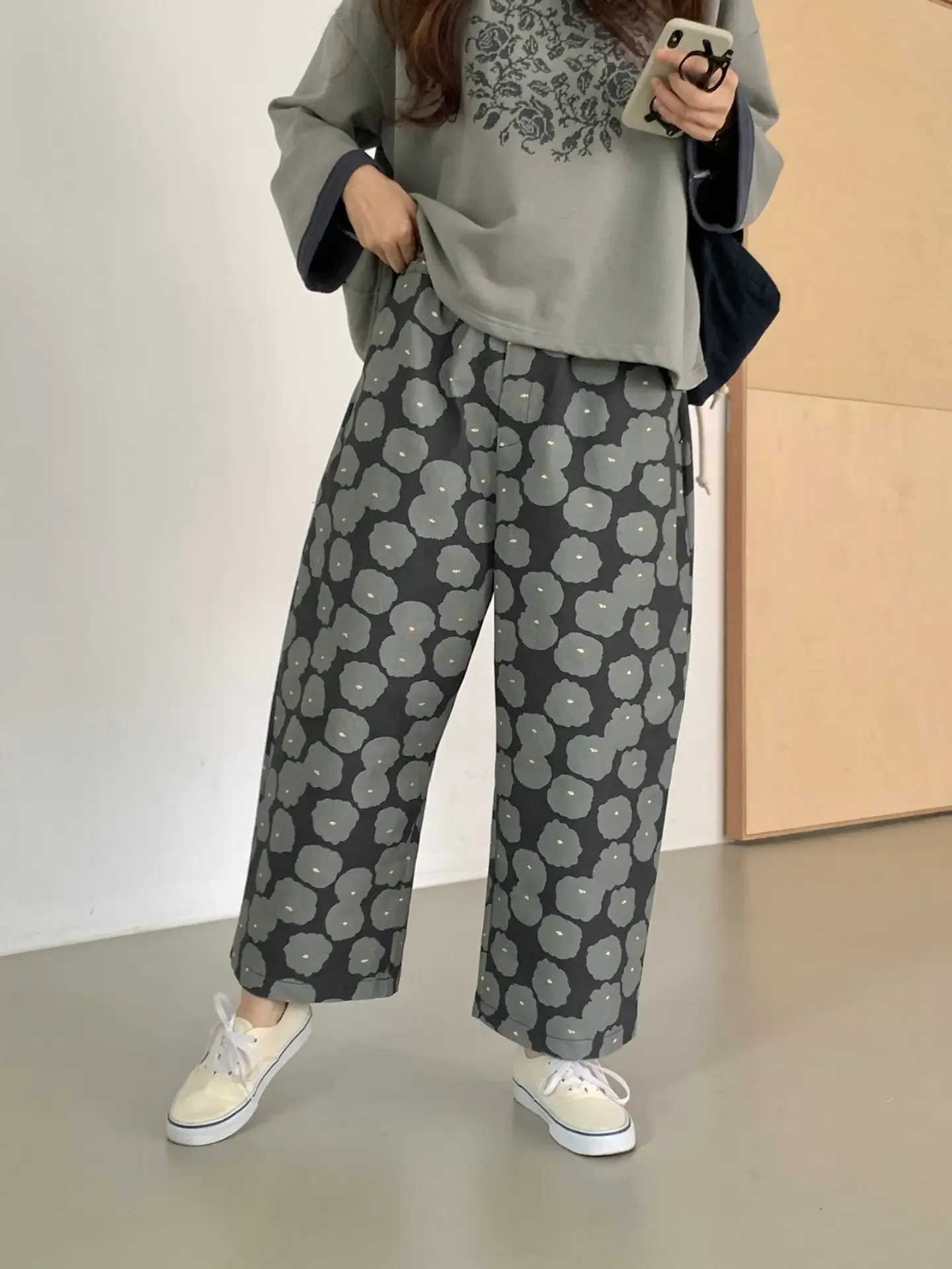 韓 圓滾滾花寬褲 2色 size