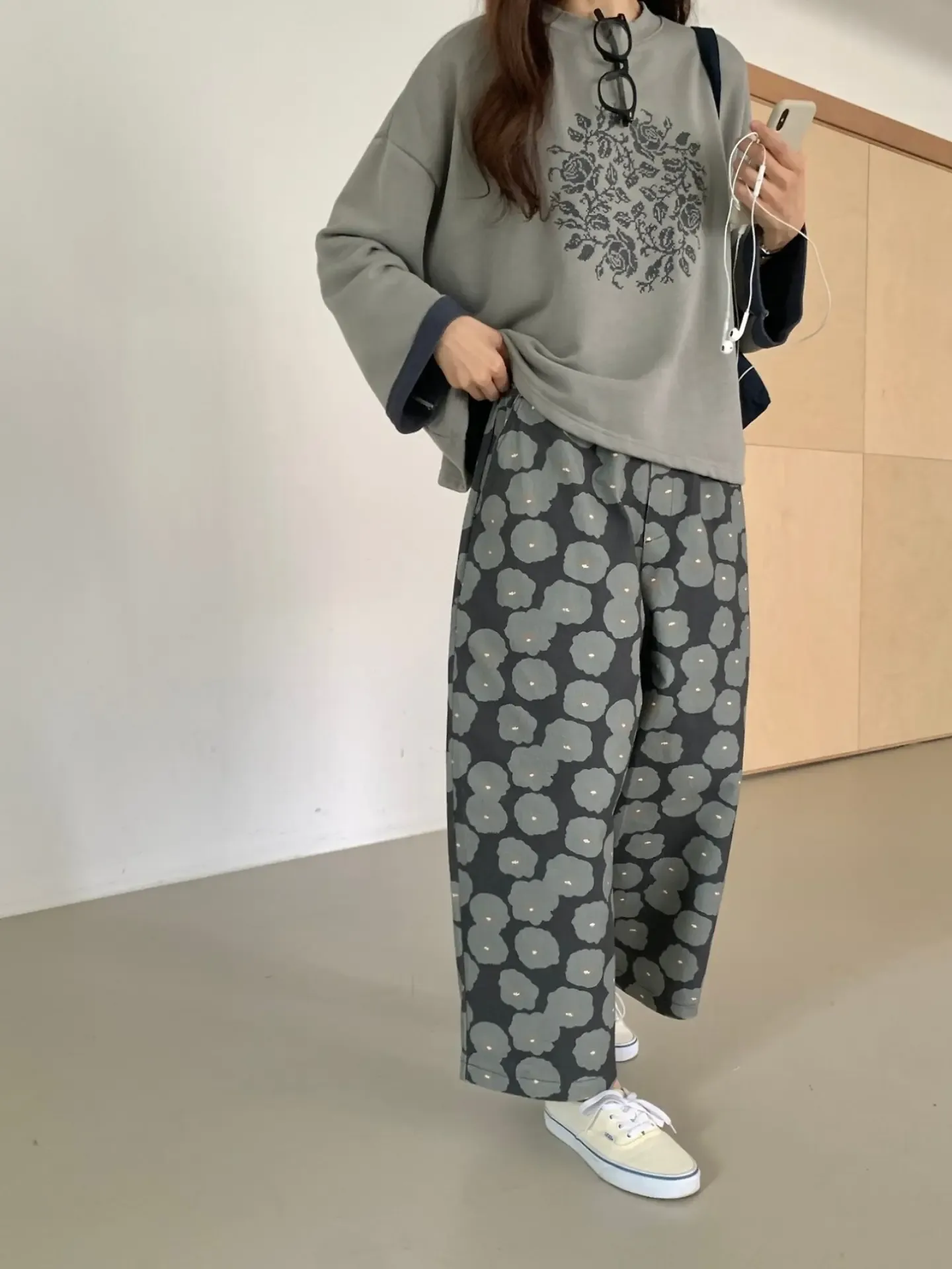 韓 圓滾滾花寬褲 2色 size
