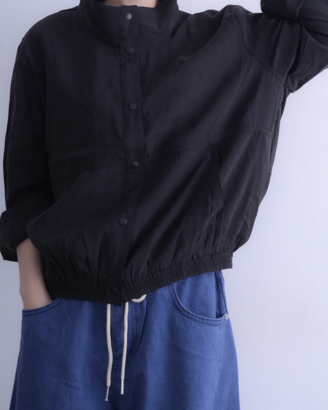 韓 立領抓褶短版外套 2色 size