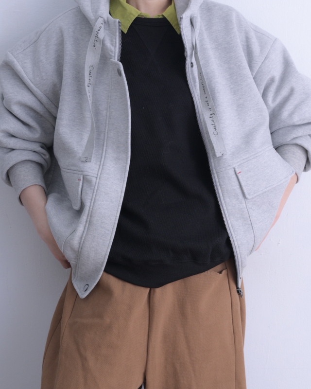韓 素色短版連帽外套 2色